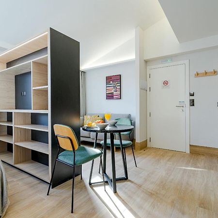 Feelathome Ventas Suites Madrid Buitenkant foto