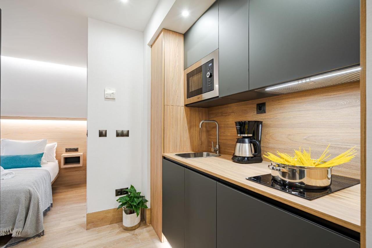 Feelathome Ventas Suites Madrid Buitenkant foto