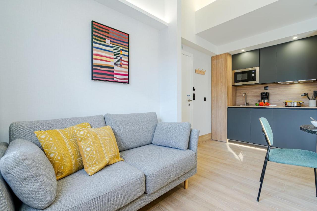 Feelathome Ventas Suites Madrid Buitenkant foto